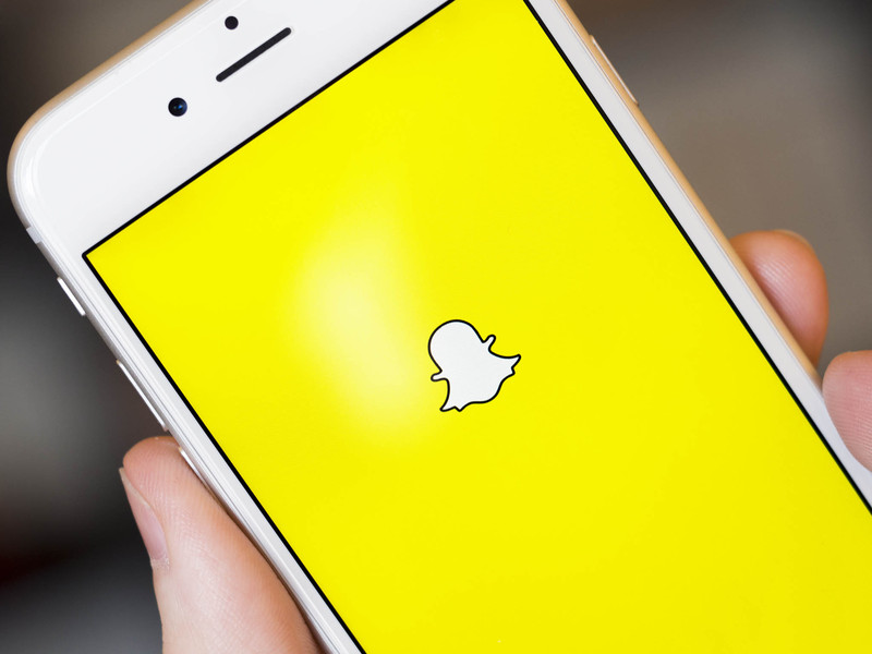 Snapchat has Facebook Messenger in its sight